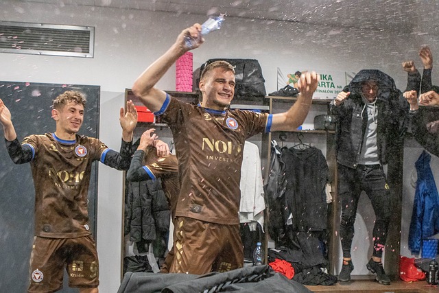 据敌队主教 据敌队主教